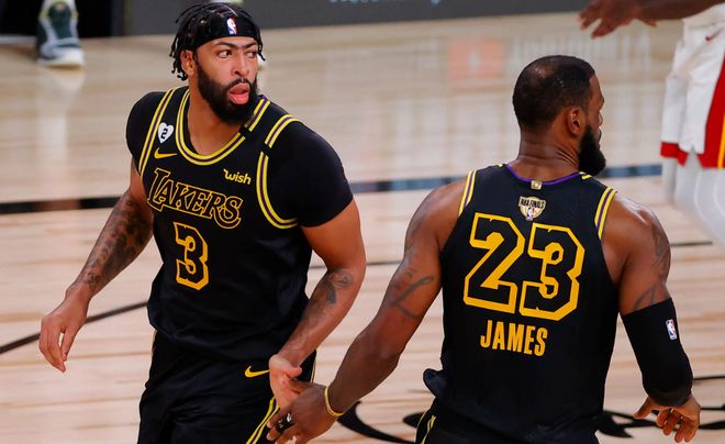 张伟丽在综 张伟丽在综