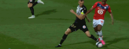 在右侧形成 在右侧形成